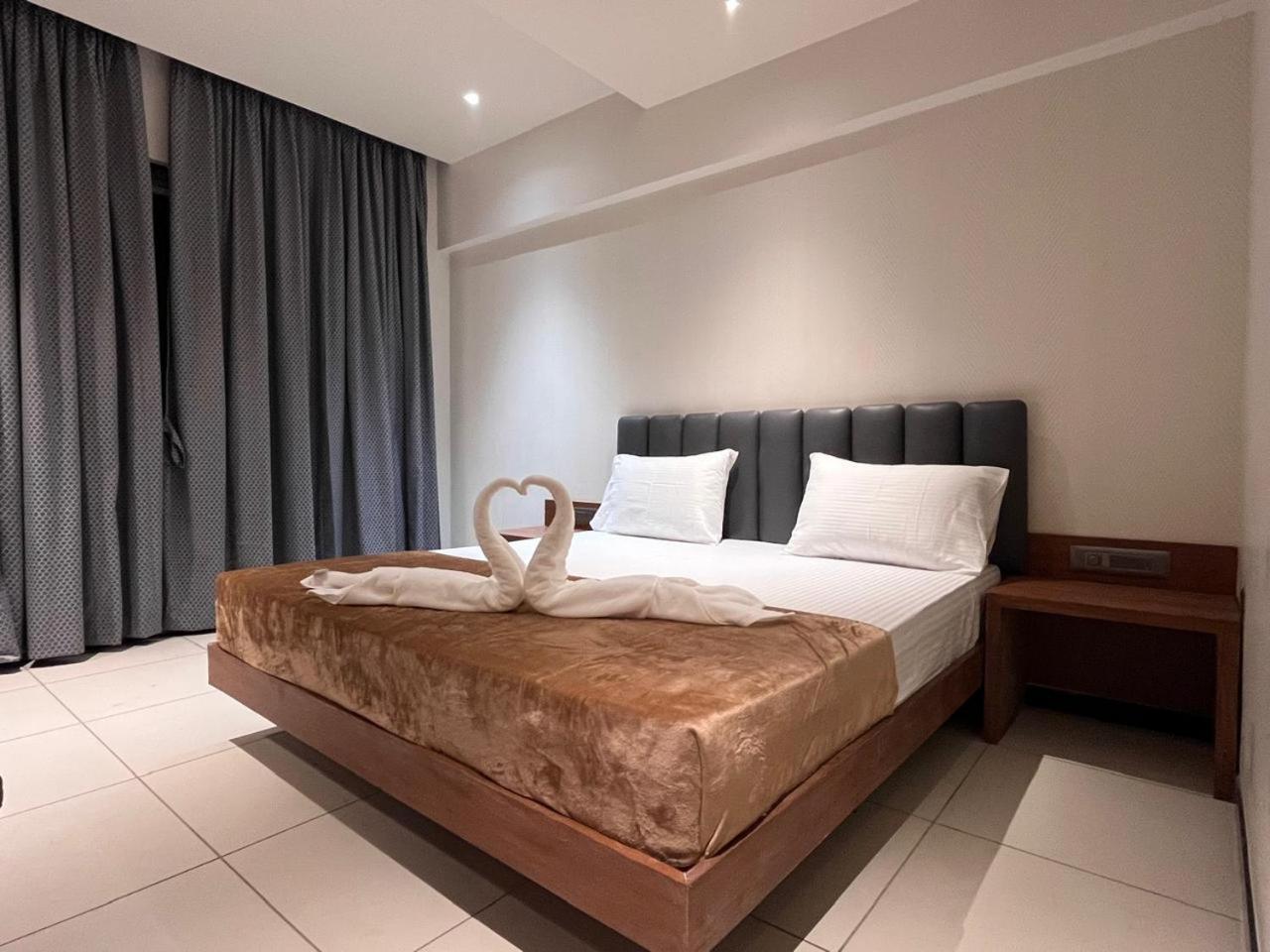 Hotel Swathi ホスペット エクステリア 写真