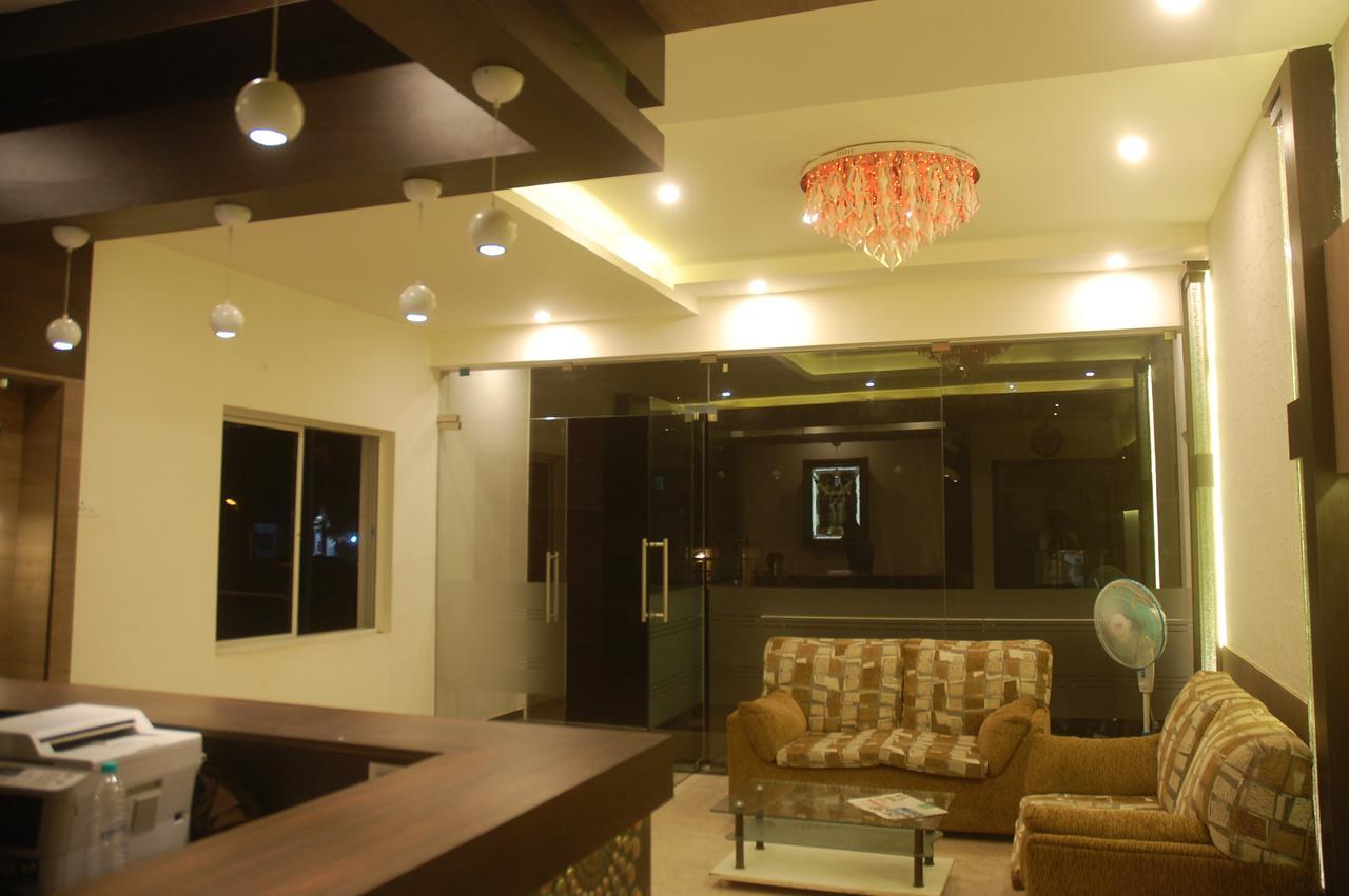Hotel Swathi ホスペット エクステリア 写真