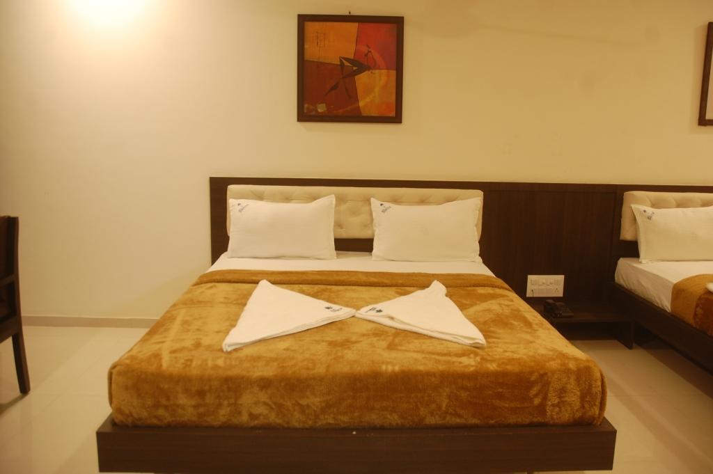 Hotel Swathi ホスペット エクステリア 写真