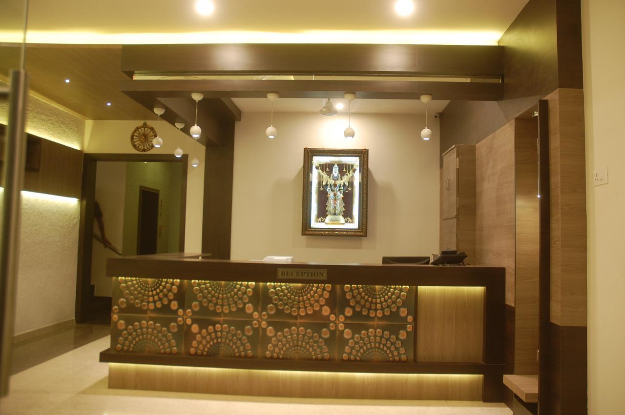 Hotel Swathi ホスペット エクステリア 写真